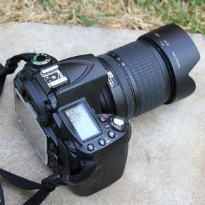 Caméra HD DF en gros avec carte, batterie rechargeable, zoom optique 2x-7x, détection faciale et sangle d'épaule - Product Image 6