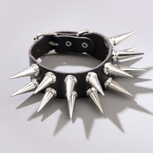 Nuovo Bracciale a Catena Multistrato Stile Punk Europeo-Americano, Gioiello Unisex Personalizzato Hip-Hop con Borchie - Product Image 3