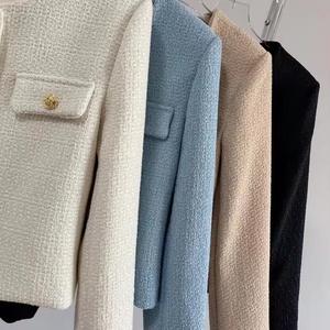 <span class=keywords><strong>Manteau</strong></span> court coréen élégant pour <span class=keywords><strong>femme</strong></span> avec boutons décontractés, coupe ample, en stock pour l'hiver - Product Image 4