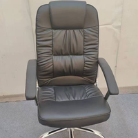 Chaise de bureau exécutive ergonomique à dossier haut en cuir PU, avec accoudoirs de luxe, base chromée, pivotante et inclinable, idéale pour la salle à manger