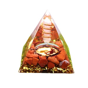 คริสตัลชิปพีระมิดเรซิ่นอีพ็อกซี่งานฝีมือประดับตกแต่งบ้าน ตกแต่งโต๊ะทำงาน คริสตัลสีขาว เสาไทชิ หยกแดง - Product Image 5