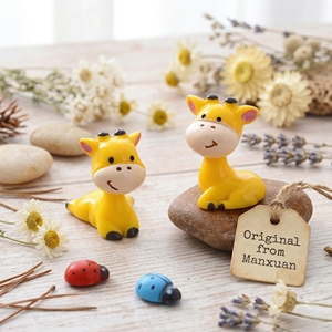 Statuette in Resina di Giraffe Vivaci e Opache, Stile Favola della Serena Savana, Decorazione per Casa, Statua Animale Fai-da-Te, Vendita all'Ingrosso - Product Image 1