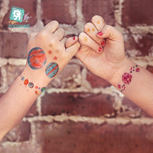 Rocketship Universe Sun Moon Tatouages Autocollant pour Enfants Garçons Party Favors Fournitures Espace Tatouages Temporaires pour Enfants - Product Image 4