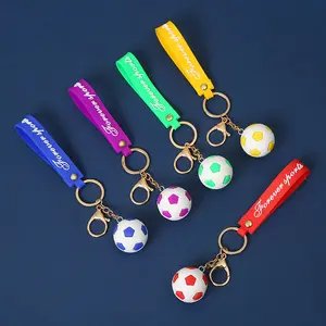 Fabriek Groothandel Cadeau Voetbal Sleutelhanger 3d Zacht Rubber Gepersonaliseerde Custom Lederen Voetbal Sleutelhanger