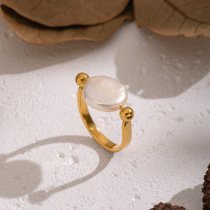 Ensemble <span class=keywords><strong>de</strong></span> bagues en acier inoxydable avec perles <span class=keywords><strong>de</strong></span> culture d'eau douce baroques naturelles, design <span class=keywords><strong>de</strong></span> <span class=keywords><strong>mode</strong></span> pour femmes, pour mariage, forme fer <span class=keywords><strong>à</strong></span> cheval, argent - Product Image 1