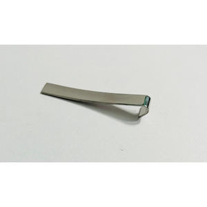 Cuillère doseuse exclusive pour shilajit, outil compact et précis pour la distribution de compléments de luxe, idéal pour une routine de bien-être. - Product Image 1