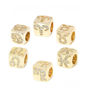CZ9400 Bañado en Oro Micro Pavé CZ Constelaciones del Zodíaco 8mm 12 Signos del Zodíaco Amuleto Astrológico de 4 Caras Cuentas de Cubo Horóscopo - Product Image 1