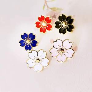 Épingles en émail métallique personnalisées, logo personnalisé, broche, badge pour vêtements, chapeaux, écharpes, hijab, fournisseur en gros - Product Image 1