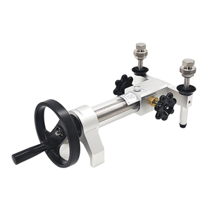 Source de pression portable Pompe d'étalonnage de pression 70Mpa Calibrateur de manomètre hydraulique - Product Image 6