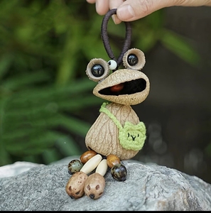 Colgante de rana hecha a mano al por mayor, con forma de vaina de semilla, campanilla de viento de concha de fruta natural para tiendas de regalos y venta al por menor - Product Image 4