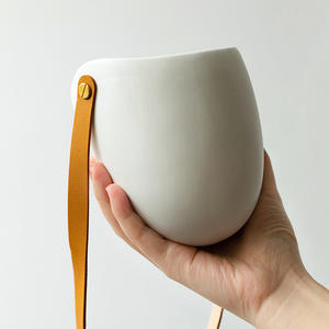 ミニマリズム ホワイト オーバル セラミック 壁掛けプランター、屋内用装飾ハンギング植木鉢、レザーロープ付き<span class=keywords><strong>3</strong></span>個セット、卸売 - Product Image 6