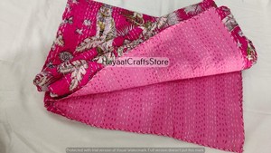 Couverture Kantha artisanale rose bohème imprimée d'animaux et d'oiseaux, décoration d'intérieur, coton fait main pour toutes les saisons - Product Image 2
