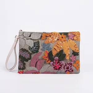 Neue Ankunft tragbare bunte Pailletten Blumen bestickte gewebte Stroh Clutch Bag