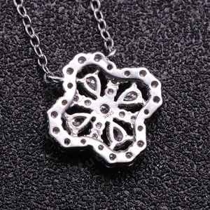 Yingtuo gioielli nuovo Design 925 Sterling Moissanite gioielli in <span class=keywords><strong>argento</strong></span> placcato oro 18K quattro foglie ciondolo collana da donna - Product Image 4