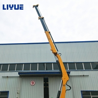Grue articulée de 3,2 tonnes 360 °   Télécommande rotative idéale pour le levage dans les rues étroites, certifiée CE
