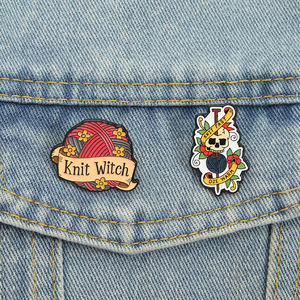Spille Smaltate a Tema Magia e Lavoro a Maglia, con Palline di Lana Colorate, Fiori, Teschio Vintage Punk, Spilla da Bavero, Vendita all'Ingrosso - Product Image 1