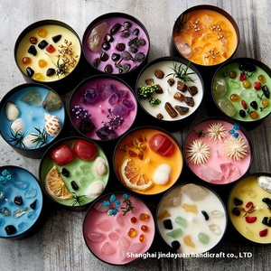 Vela de aromaterapia de cera de soja ecológica de 8 oz, piedra de cristal hecha a mano, flores secas, latas modernas, velas de Chakra para cumpleaños - Product Image 1