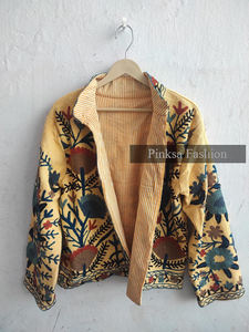 Chaqueta de Terciopelo de Punto de Lujo para Mujer, Bordado Bohemio Hecho a Mano, Ecológico, Inspirado en lo Vintage, Motivo Tropical - Product Image 5