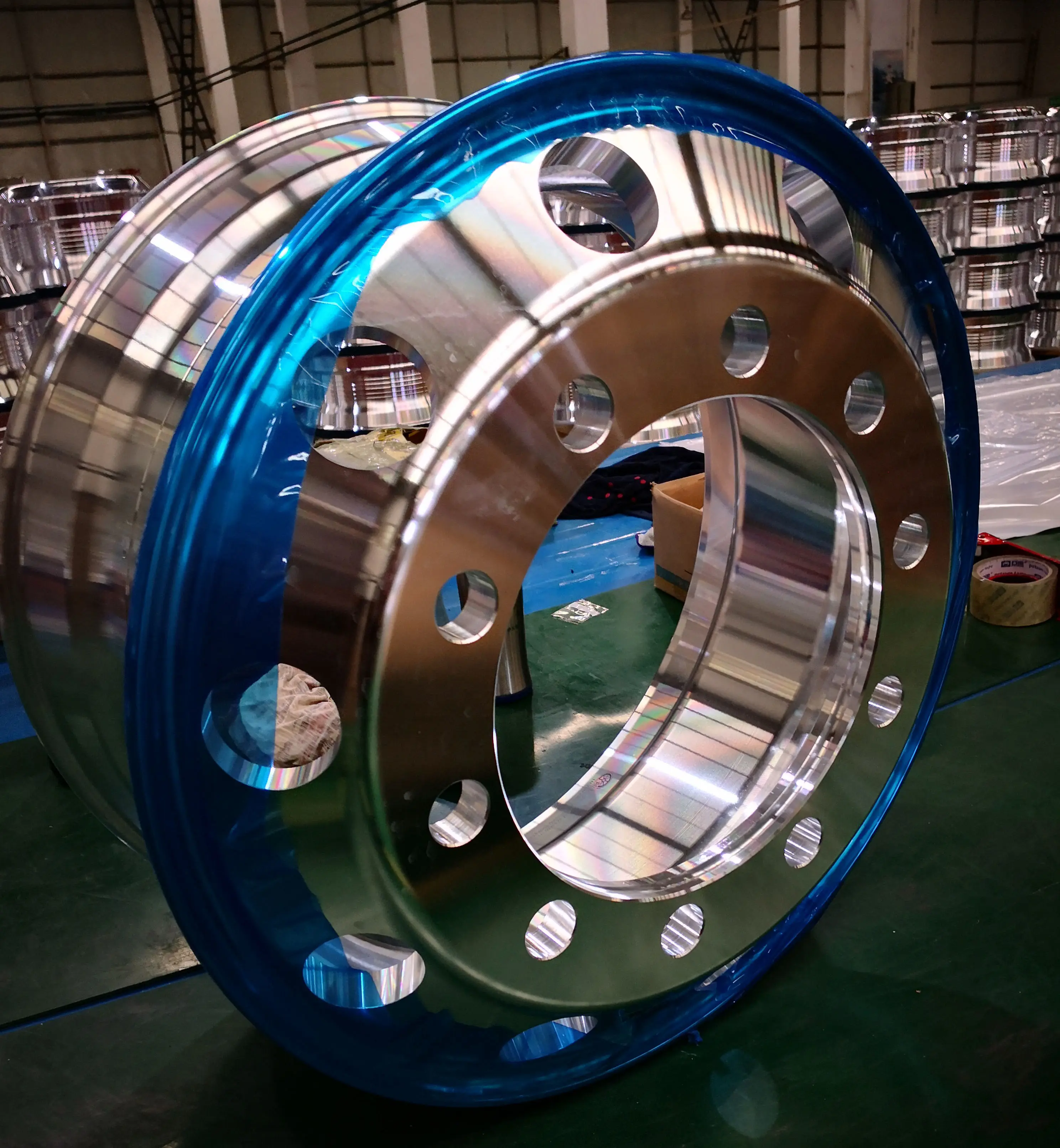 Roda Truk Tugas Berat, Aluminium 22.5X9 PCD 335Mm ET152
