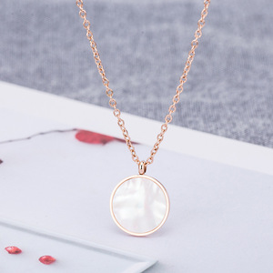 Yunnique – collier avec pendentif fleur en or rose, en acier inoxydable, avec incrustation de nacre et de diamants, cadeau pour femmes - Product Image 2