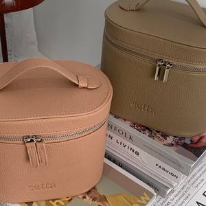 Bolsa de Maquillaje Portátil Ovalada de Cuero PU con Asa, Bolsa Organizadora de Cosméticos de Gran Capacidad con Divisores - Product Image 4