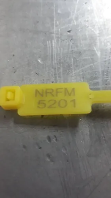 สีเหลือง