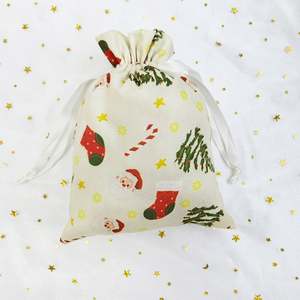 Pochette en coton de Noël personnalisée avec motif de dessin animé écologique, impression de logo pour les emballages, les souvenirs de fête et les cadeaux d'achat - Product Image 6