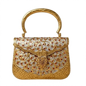 Pochette de soirée artisanale en laiton, motif floral filigrané, ornée de perles, fermeture à rabat, poignée élégante en anneau, doublure en satin, bandoulière chaîne, idéale pour les soirées - Product Image 1