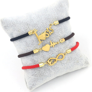 Zooying 사랑의 상징 골드 스테인레스 스틸 팔찌 남성과 여성의 패션 하트 영어 편지 짠 팔찌 - Product Image 1