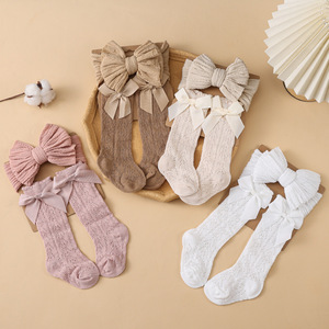 Novo Conjunto de Meias e Faixa de Cabelo Trançada para Crianças, Estilo Retrô, Outono/Inverno, Cano Médio, Antiderrapante, Acessórios para Fotografia de Bebês Engatinhando - Product Image 1