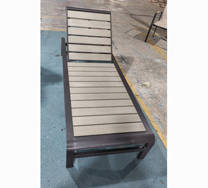 <span class=keywords><strong>Tumbona</strong></span> de aluminio marrón para exteriores de madera plástica para piscina, jardín, restaurante, Hotel, Villa para relajación junto a la piscina - Product Image 6