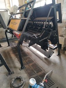 Bán Hot Nhựa Đường Bitum Chip Con Dấu Xe Sỏi Spreader Nhựa Đường Chip Spreader - Product Image 4