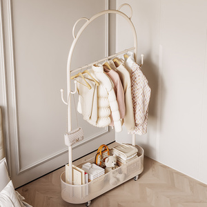 Venta <span class=keywords><strong>al</strong></span> <span class=keywords><strong>por</strong></span> <span class=keywords><strong>mayor</strong></span> directa <span class=keywords><strong>de</strong></span> fábrica: Percheros modernos <span class=keywords><strong>de</strong></span> acero con ruedas para fácil instalación en dormitorios, salas <span class=keywords><strong>de</strong></span> estar, gimnasios, hoteles y baños. - Product Image 5