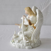 Figurine personnalisée en céramique porcelaine de lecture d'ange en céramique décorative antique pour la décoration de la maison