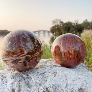 Vente en gros CrystalHola : Boules de bois pétrifié de haute qualité, tendance mode, sculptées à la main, décor bohème, éducatives - Product Image 3