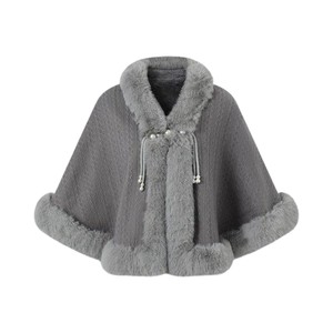 Poncho élégant en fausse fourrure tricotée pour femme, avec bordure chaude et élégante, fermeture perlée, idéal pour mariage, rendez-vous galants et réveillon du Nouvel An - Product Image 6