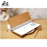 Porte-menu en bois personnalisé avec logo en relief, porte-menu de restaurant fixé sur une sangle en cuir