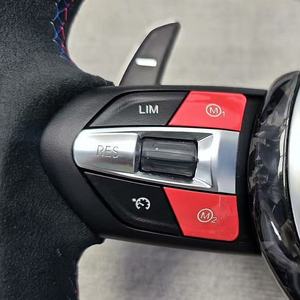 Volant en fibre de carbone forgé personnalisé pour <span class=keywords><strong>BMW</strong></span> F30 F10 M5 F90 F20 X5 E70 X6 E71 E46 M3 E39 E60 E92 M4 F36 F32 - Product Image 4