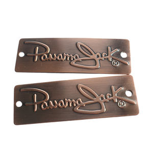 Plaque d'étiquette en métal avec logo Plaque d'étiquettes de meubles en métal doré personnalisé Étiquette en métal avec logo de couture avec trous - Product Image 1