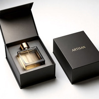 Boîte cadeau magnétique noire en carton rigide avec logo personnalisé en relief, emballage pour parfum et bougie, avec insert en mousse, matériaux recyclés