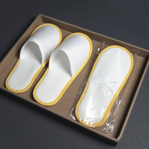 Pantuflas de <span class=keywords><strong>Hotel</strong></span> Personalizadas de Alta Gama, Sostenibles, con Logotipo, Acabado Cepillado, Comodidades para Cadenas de Hoteles Económicos - Product Image 1