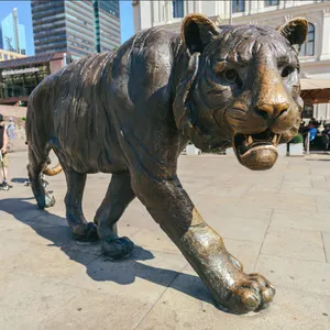 Escultura de Metal hecha a medida para decoración al aire libre, estatua de Animal tigre de tamaño real de bronce y latón antiguo, 2023
