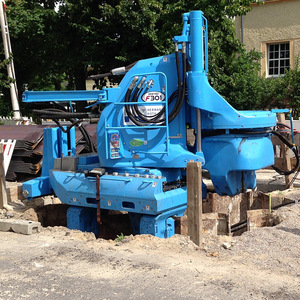 <b>Cement</b> Pile Steel Sheet Pile Driving Machine 6m Remote Control Static Pressing Pile Driver For Construction Site - Product Image 4