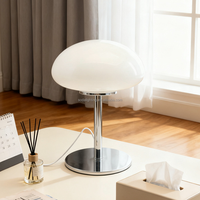 Lampe de table LED moderne, simple et flexible en métal, avec alimentation électrique DC/AC pour la décoration intérieure et les chambres