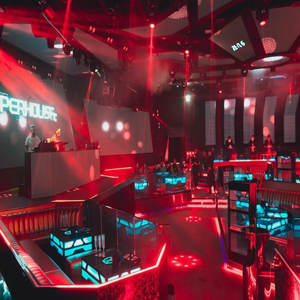 จอแสดงผล LED ไต้หวันให้ความสว่างสูงภาพวิดีโอภาพยนตร์ในร่มแผงโฆษณาดิจิตอลติดผนังได้ง่ายใช้งานได้หลากหลาย - Product Image 1