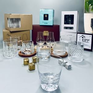 Verre à whisky en cristal de tulipe moderne EIPP à succès, 200 ml/150 ml, emballage personnalisé, logo personnalisé pour les fêtes, <span class=keywords><strong>la</strong></span> famille - Product Image 3