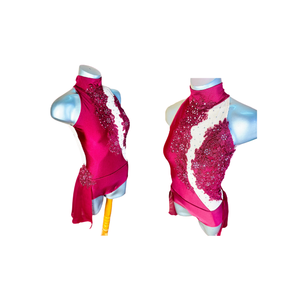 Traje de ballet lírico para adultos Kayla, hecho de nailon y spandex elásticos, ofrece elegancia, sofisticación y flexibilidad en color azul marino. - Product Image 4