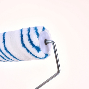 Couverture en polyester de brosse de <span class=keywords><strong>rouleau</strong></span> de peinture industriel/bricolage de <span class=keywords><strong>rayure</strong></span> bleue de haute qualité avec la poignée en plastique verte pour la peinture - Product Image 2