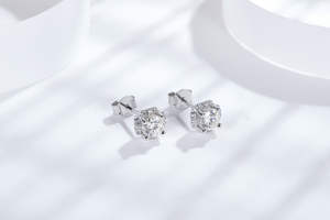 Pendientes de botón con diseño de racimo de flores pequeñas, unisex, estilo hip-hop, joyería de moissanita VVS, de silicona, para aniversario. - Product Image 3