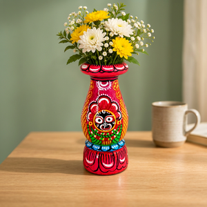 Jarrón Pattachitra Pintado a Mano de Orissan, Artesanía Tradicional, Rostro Icónico del Dios Jagannath, Decoración Elegante - Product Image 1